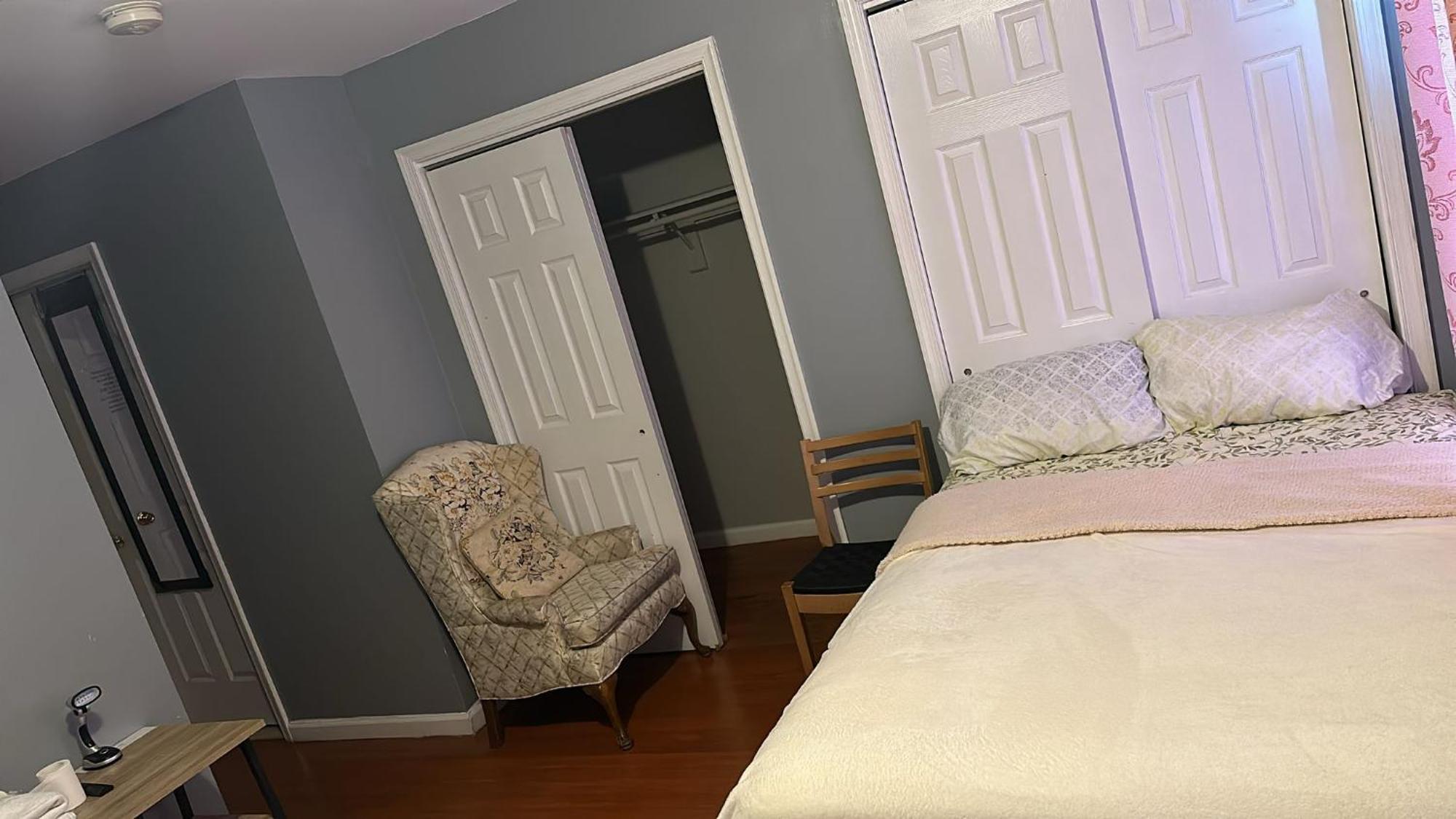 Divine Villa Guest House 65 Sherman 6Mins To Airport And 4Mins To Penn Station Ньюарк Номер фото